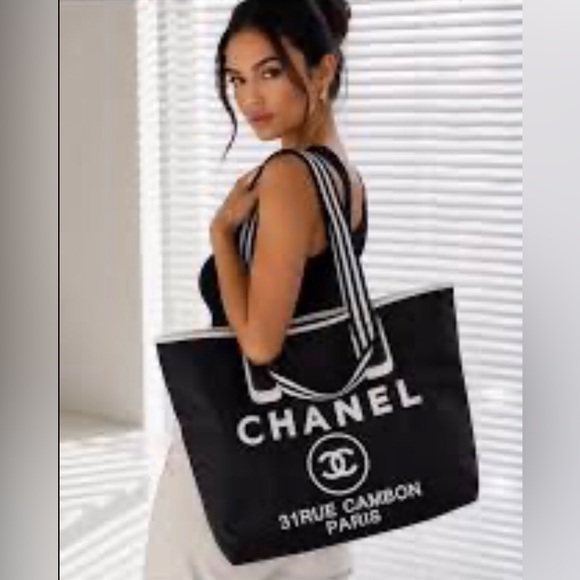Source Unknown Handbags - Black and White Heavy Canvas Tote - New!
